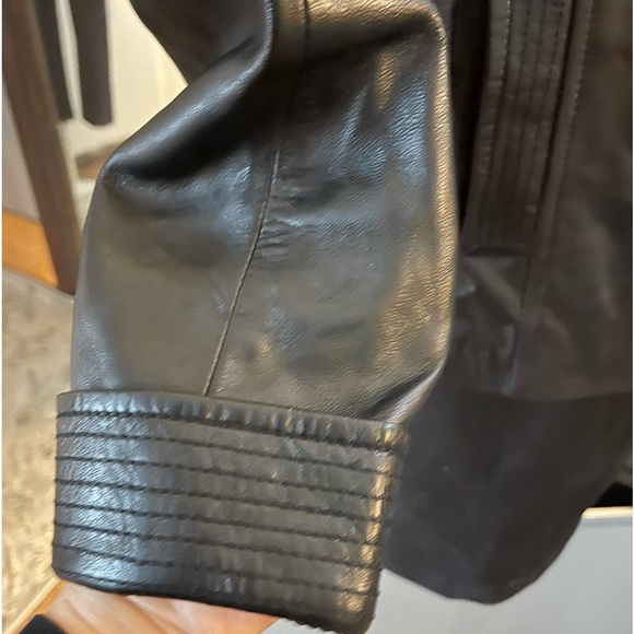 Beautiful Leather Jacket - Picture 5 of 7